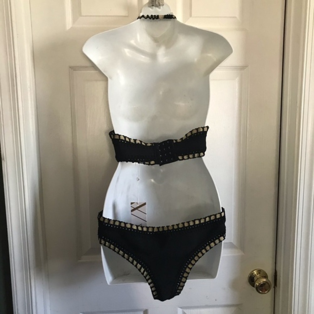 Wow couture attached halter swimsuit in size large - Picture 8 of 9